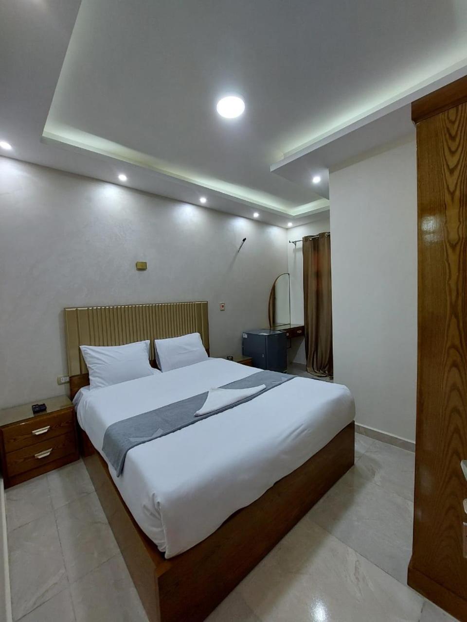 Hotel Regent Pyramids View Kafret el-Gabal Esterno foto